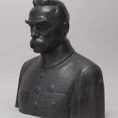 photo, bust from the left side