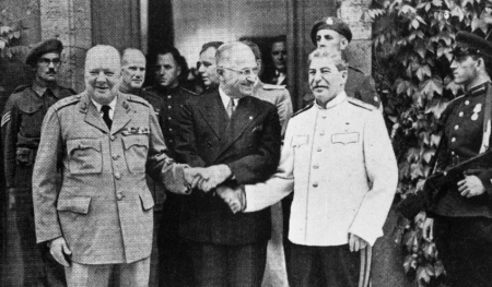 Winston Churchill, Harry Truman oraz Józef Stalin na konferencji w Poczdamie
