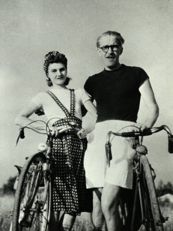 Andrzej Bobkowski z żoną na wycieczce rowerowej