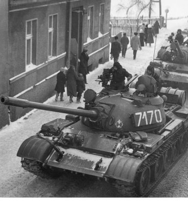 Czołgi na ulicy, zima