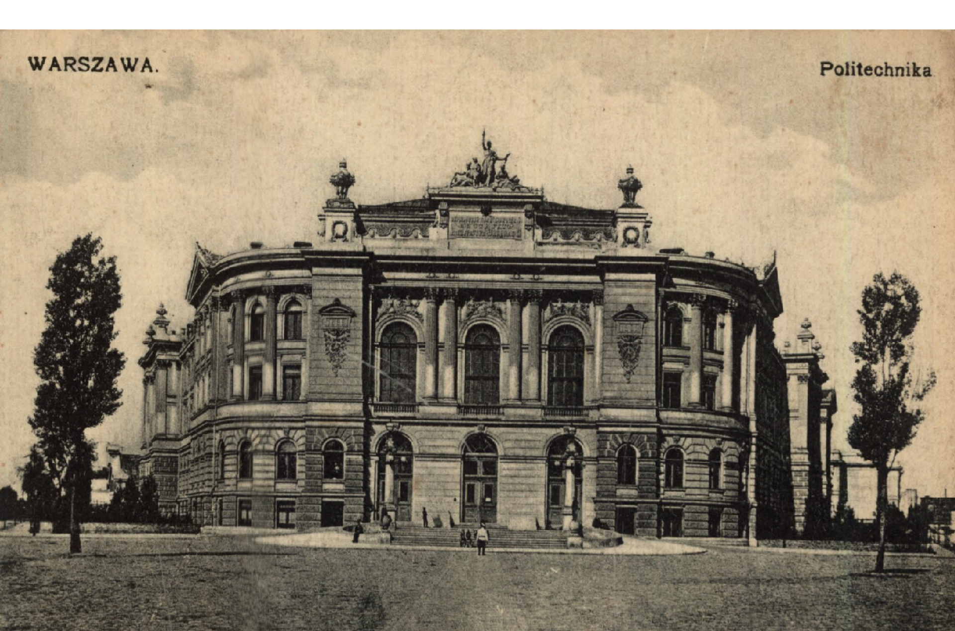 Budynek przy dużym placu, nawiązujący do renesansu i klasycyzmu.